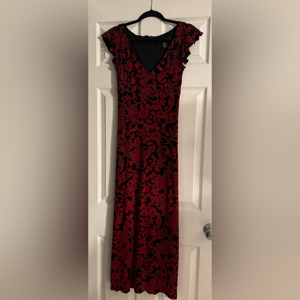 Women long red roses / black.  Formal dress. JS Boutique.